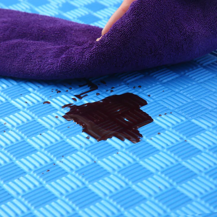 Wiping a five-stripe EVA surface